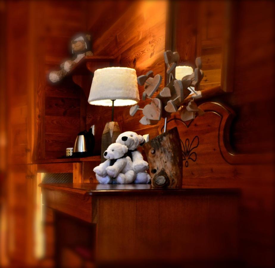 Hotel Serre Palas Лес дьо Алпс Екстериор снимка