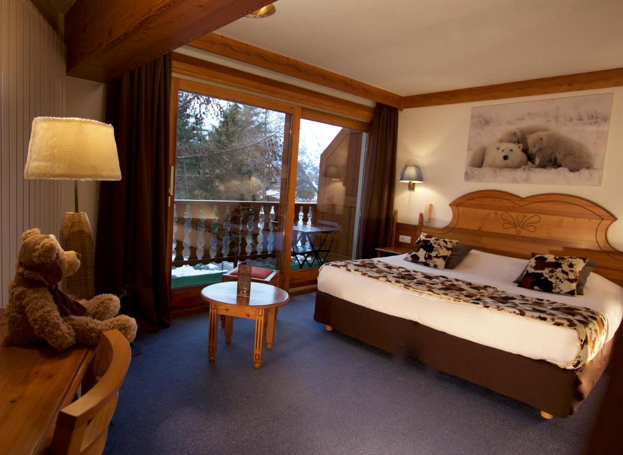 Hotel Serre Palas Лес дьо Алпс Екстериор снимка