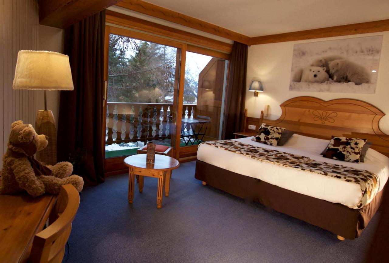Hotel Serre Palas Лес дьо Алпс Екстериор снимка