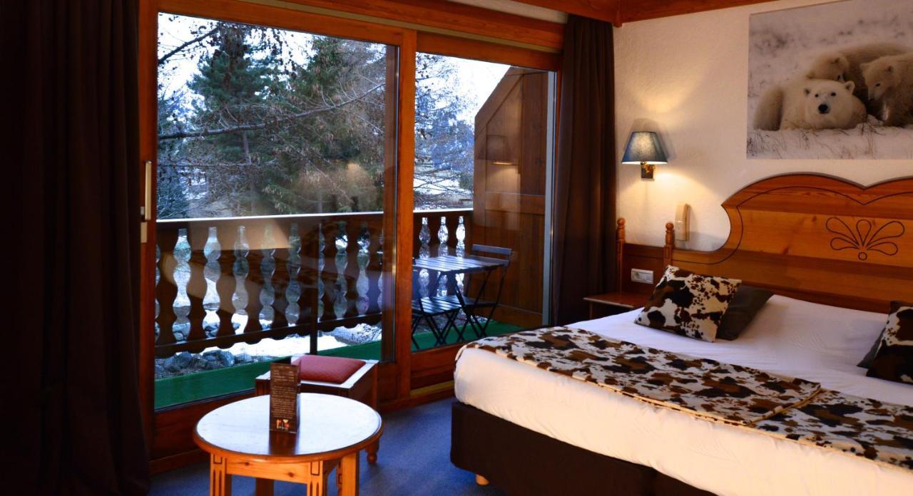 Hotel Serre Palas Лес дьо Алпс Екстериор снимка