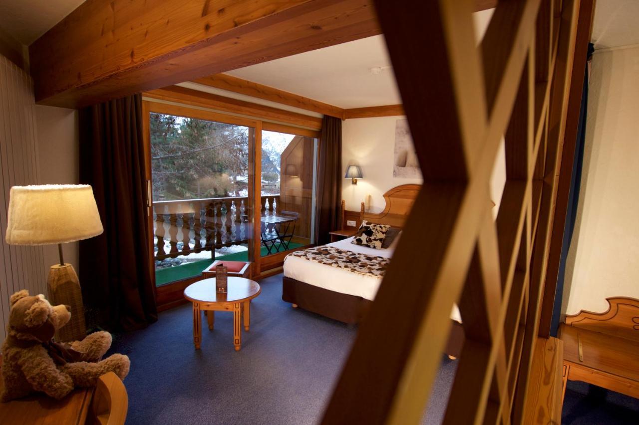 Hotel Serre Palas Лес дьо Алпс Екстериор снимка