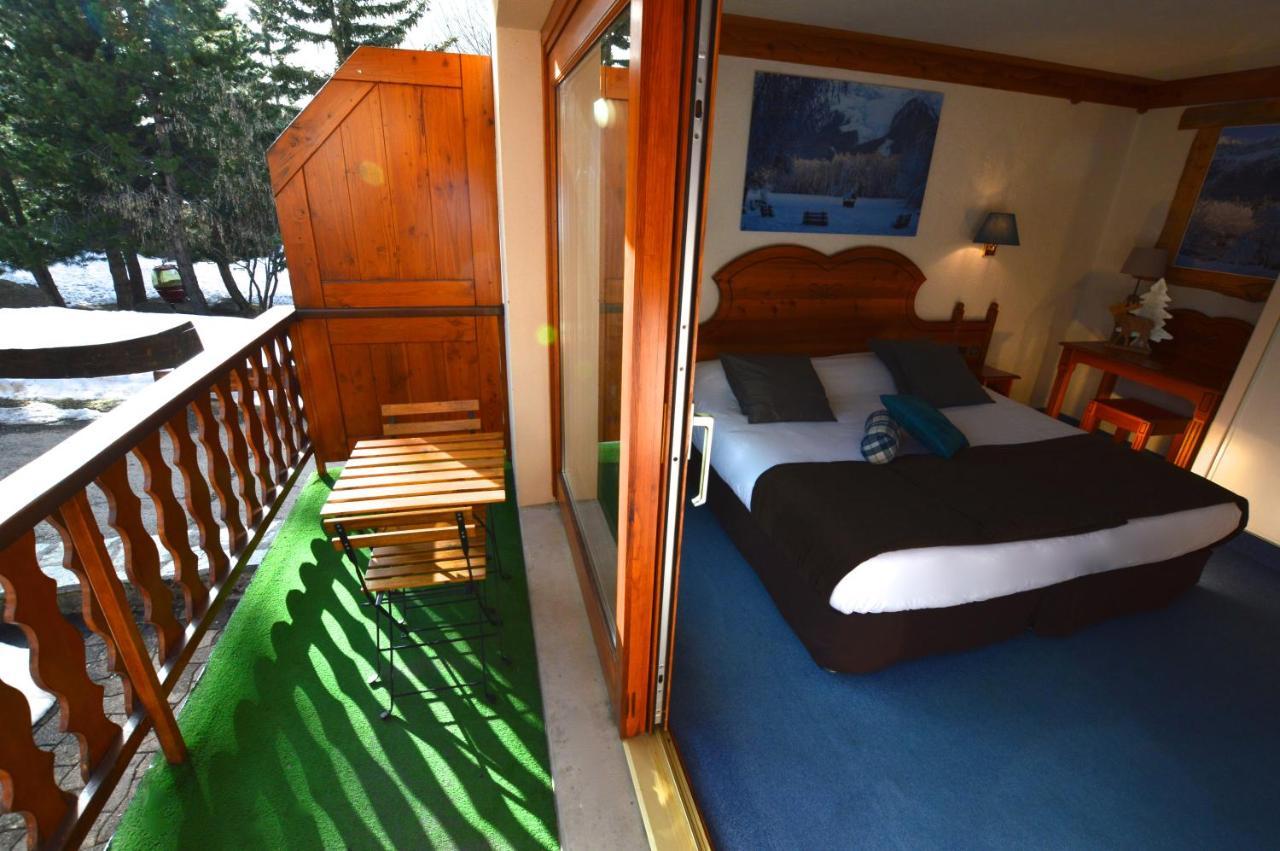 Hotel Serre Palas Лес дьо Алпс Екстериор снимка